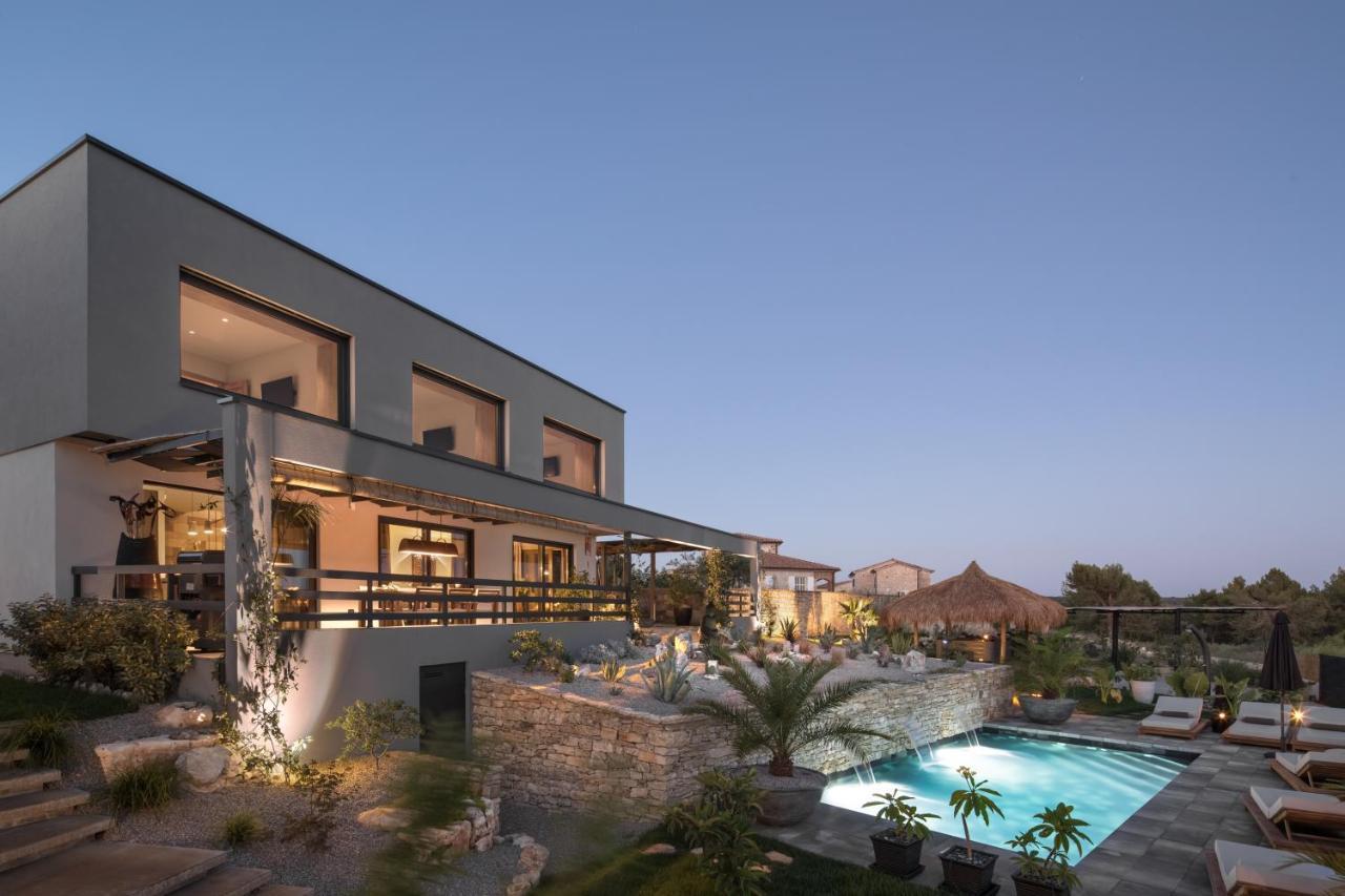 Villa Merapi Sveti Lovreč Pazenatički Екстериор снимка