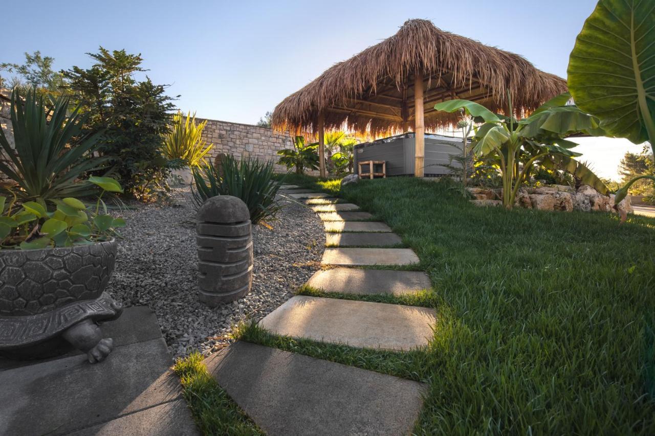 Villa Merapi Sveti Lovreč Pazenatički Екстериор снимка